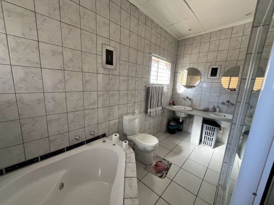 3 Bedroom Property for Sale in Die Rand Northern Cape